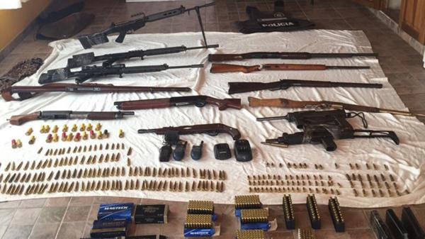 MUCHAS ARMAS