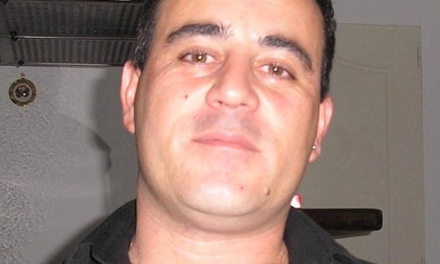 DELINCUENTES ASESINAN A UN POLICIA EN LONGCHAMPS