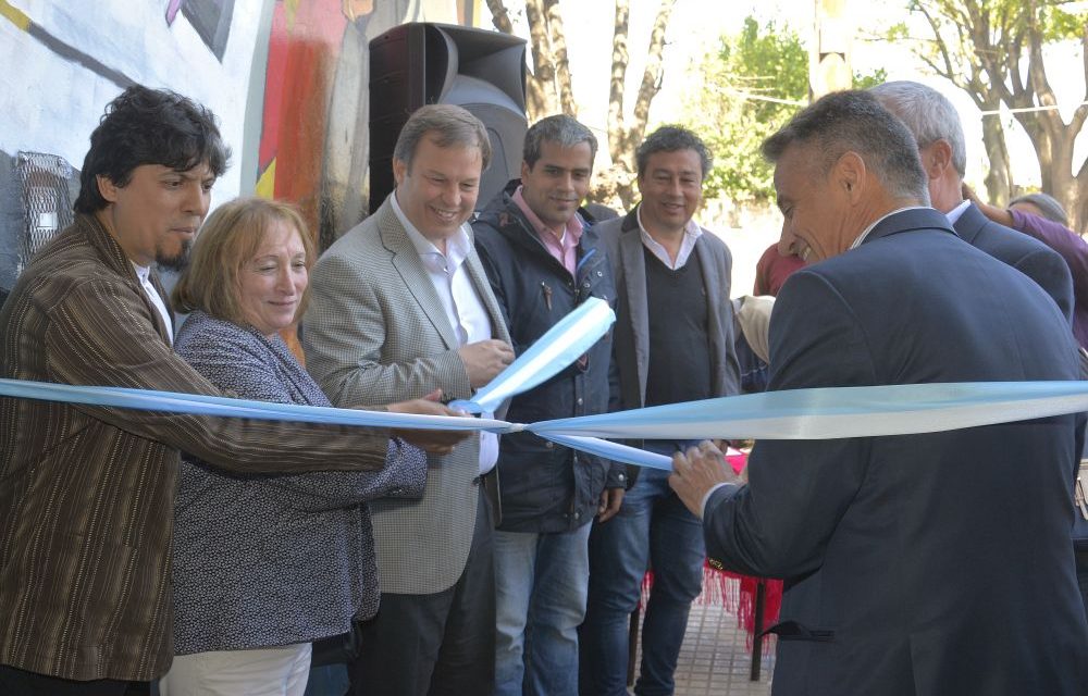 CASCALLARES INAUGURO LA PRIMERA ESCUELA DE EDUCACION ESTETICA