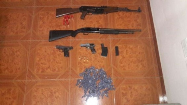DETIENEN A TRES DEALERS EN ESTEBAN ECHEVERRIA