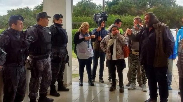 SUTEBA DENUNCIA PRESENCIA POLICIAL EN REUNION DE DELEGADOS