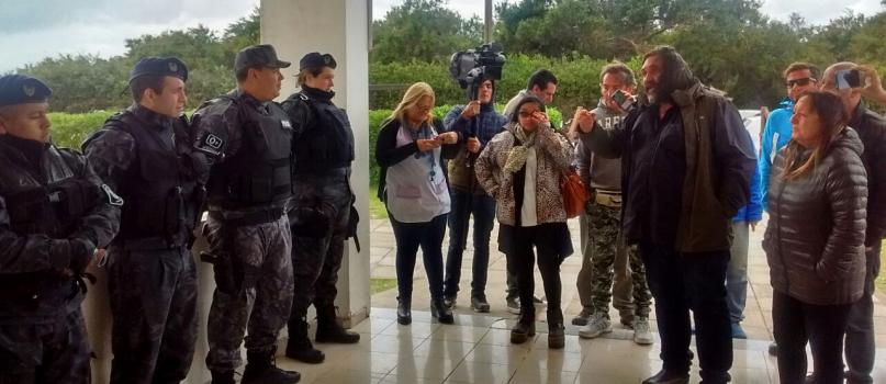 SUTEBA DENUNCIA PRESENCIA POLICIAL EN REUNION DE DELEGADOS