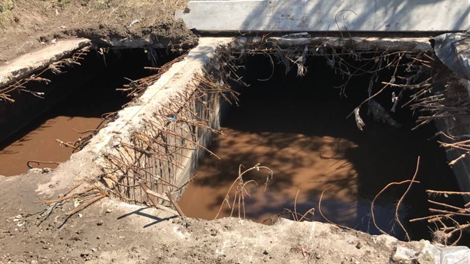 LOMAS, COMENZARON  LAS OBRAS DE DESOBTRUCCION DEL ARROYO GALINDEZ