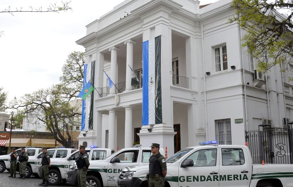CASACALLARES DIO LA BIENVENIDA A LOS GENDARMES QUE TRABAJARAN EN EL DISTRITO
