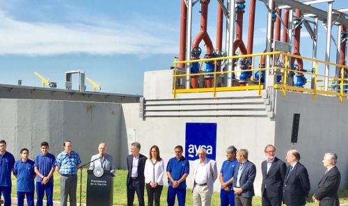 MACRI INAUGURO UNA PLANTA DEPURADORA EN LANUS