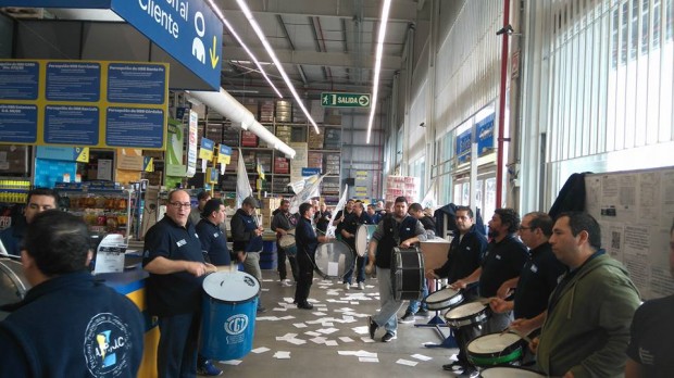 CONFLICTO EN CARREFOUR  MAXI DE LOMAS DE ZAMORA