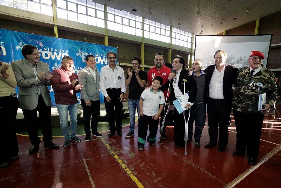 BROWN DECLARO CIUDADANOS ILUSTRES A LOS HEROES DE MALVINAS