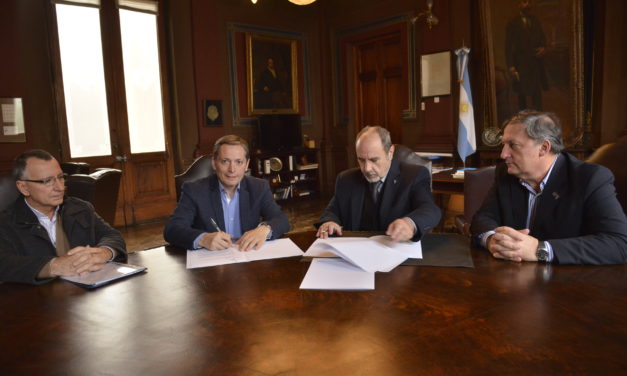 ECHEVERRIA, FIRMAN CONVENIO PARA PREVENIR INUNDACIONES
