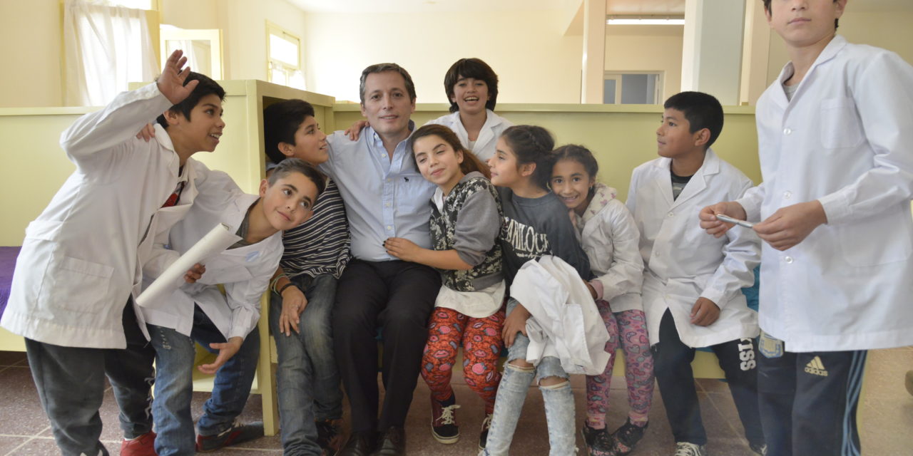 GRAY IN AUGURO OBRAS EN EL HOGAR ESCUELA EVITA