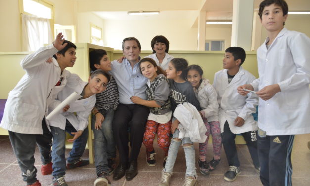 GRAY IN AUGURO OBRAS EN EL HOGAR ESCUELA EVITA