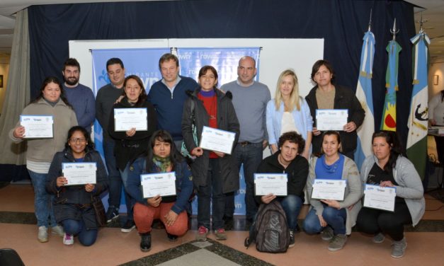 EGRESADOS DE LOS CURSOS DE MANIPULADORES DE ALIMENTOS RECIBIERON SUS CERTIFICADOS