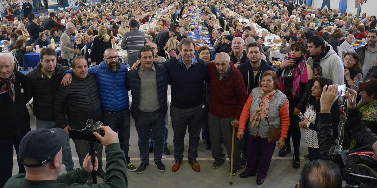 MAS DE 2000 ABUELOS CELEBRARON SU DIA CON CASCALLARES