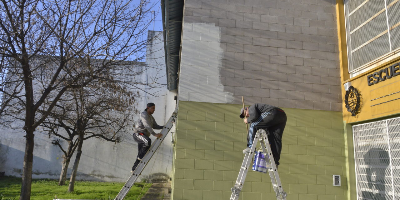 GRAY RECORRIO OBRAS DE LA SECUNDARIA 16