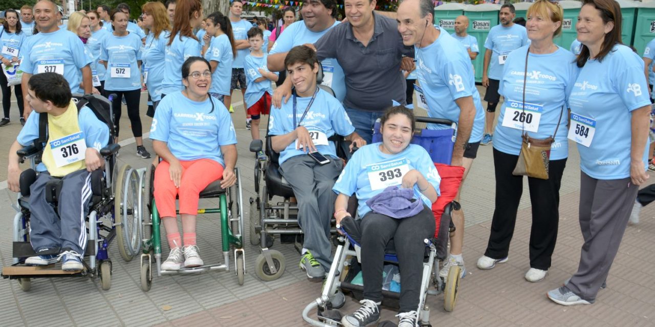 CENTENARES DE BROWNIANOS PARTICIPARON EN LA «CARRERA POR TODOS»