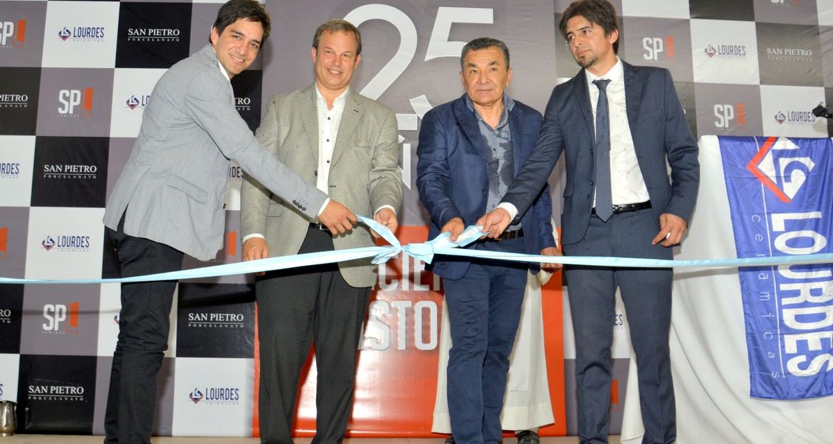 CASCALLARES EN LA INAUGURACIÓN DE NUEVA PLANTA DE PRODUCCIÓN DE CERÁMICA LOURDES 