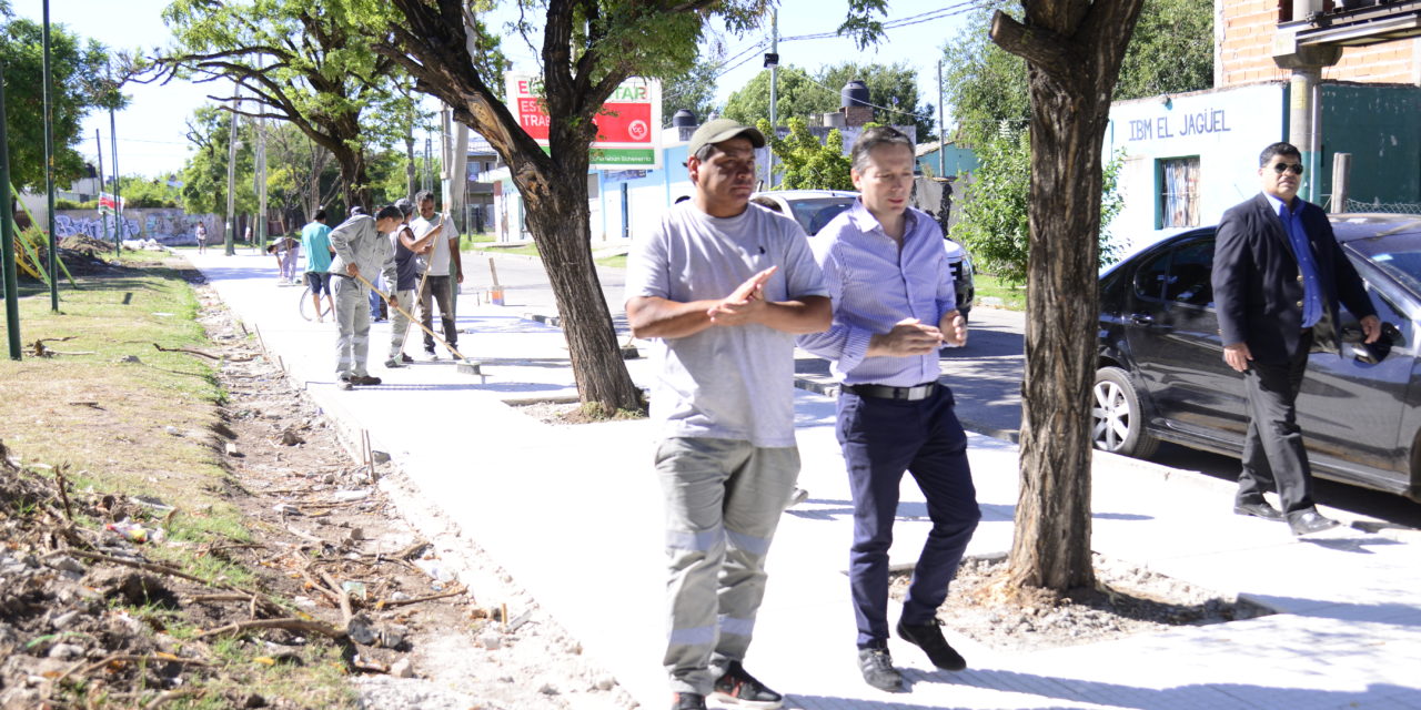FERNANDO GRAY RECORRIÓ AVANCES DE OBRAS EN LA PLAZA DE LA CULTURA