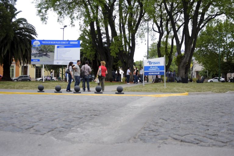 BROWN, EL MUNICIPIO PONE EN VALOR LAS CALLES EMPEDRADAS DEL DISTRITO
