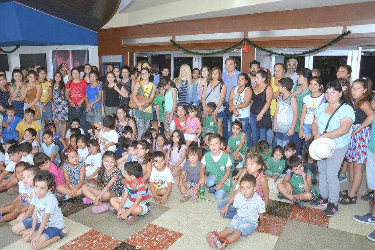JARDINES COMUNITARIOS DE BROWN PARTICIPARON DE UNA JORNADA RECREATIVA EN EL BOULEVARD SHOPPING