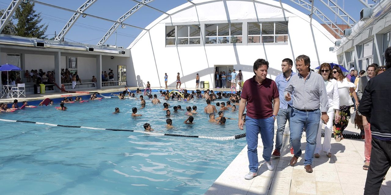 CASCALLARES RECORRIO LA COLONIA MUNICIPAL DE VERANO