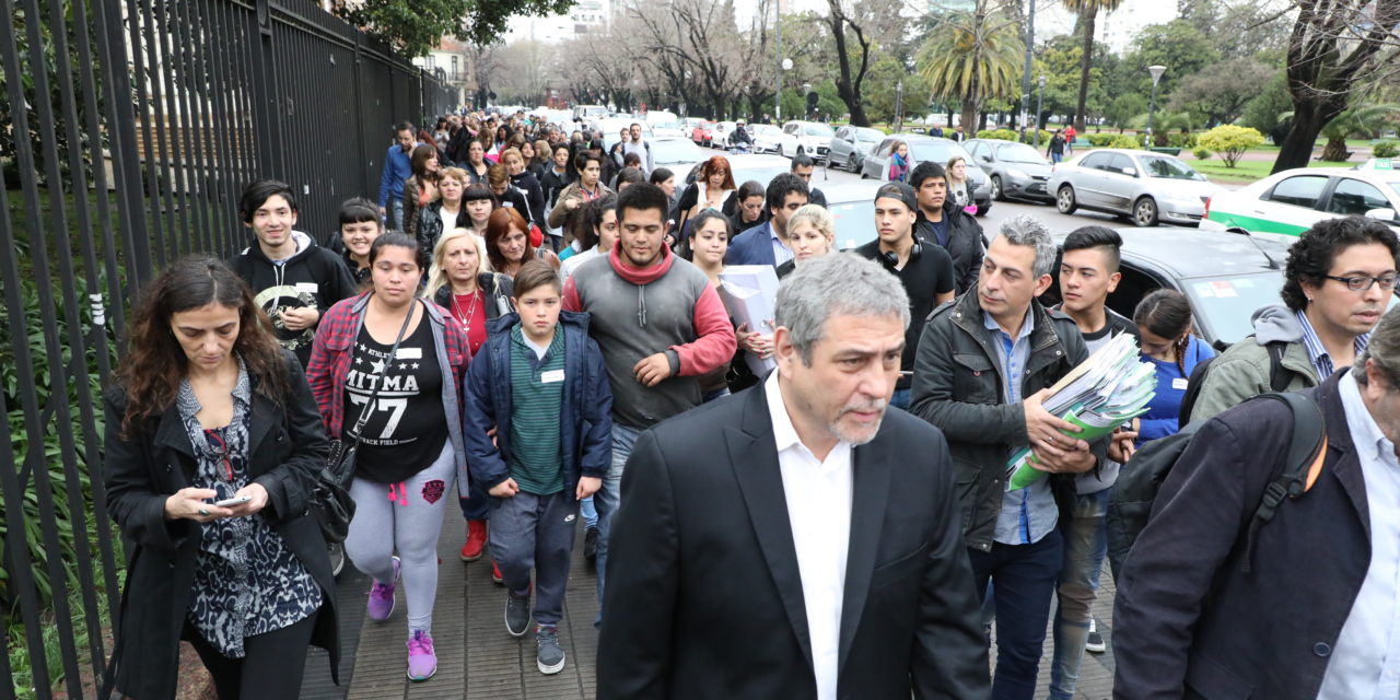 PROVINCIA QUITA APORTES ECONOMICOS  A INST.EDUCATIVOS DE AVELLANEDA