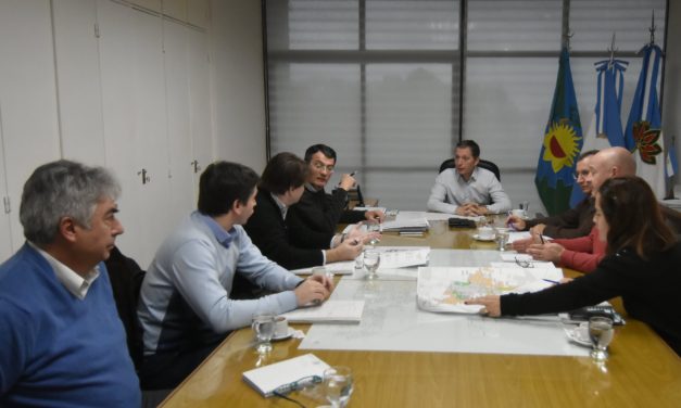 GRAY SE REUNIÓ CON AYSA PARA AVANZAR EN CLOACA Y AGUA EN ECHEVERRÍA