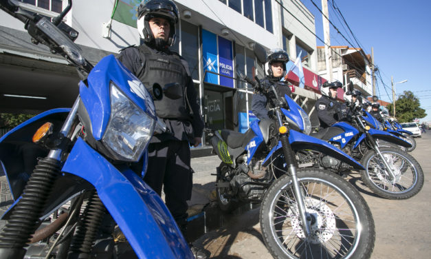 GRAY ENTREGO MOVILES POLICIALES