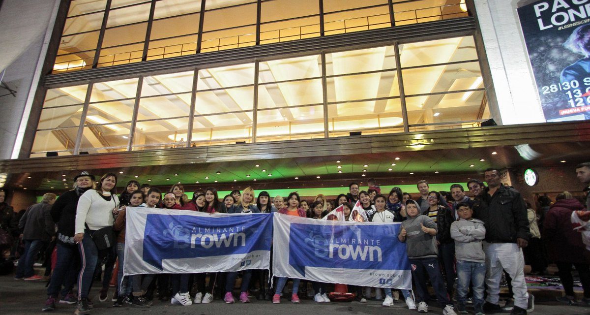 CHICOS Y ABUELOS BROWIANOS DISFRUTARON DEL SHOW DE AXEL EN EL GRAN REX