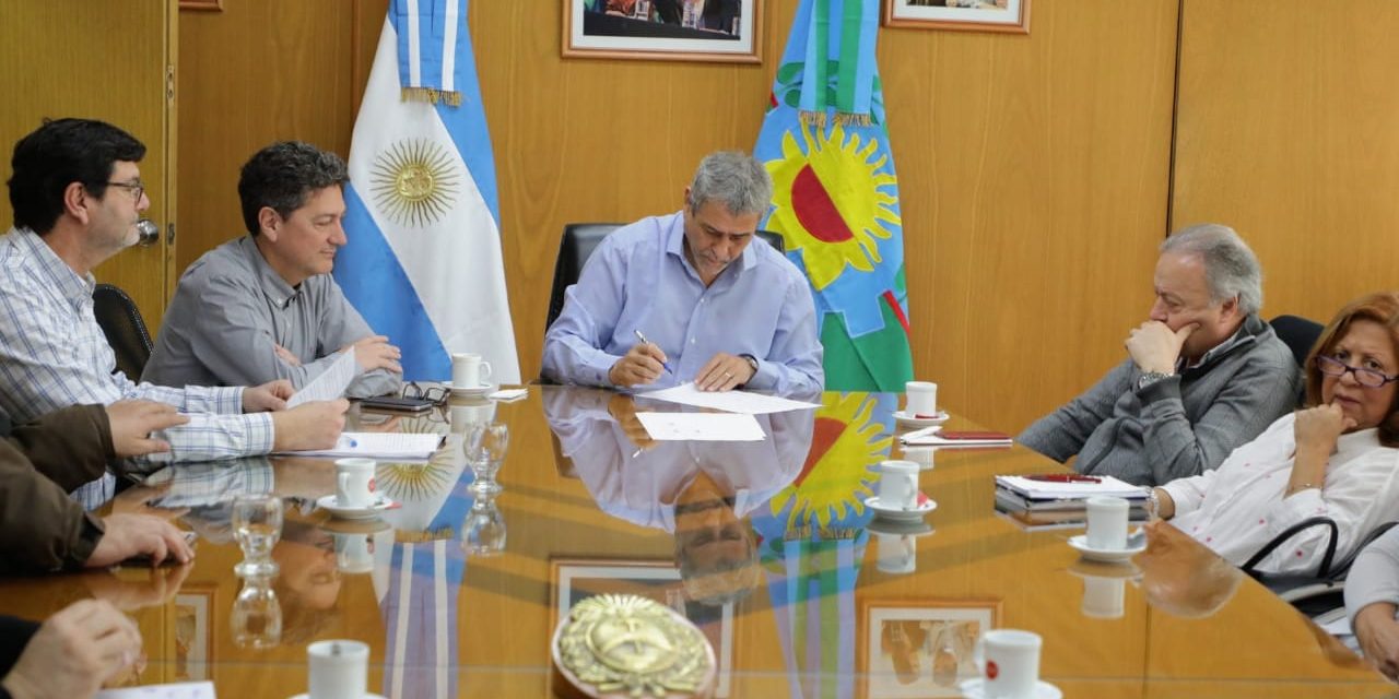 FERRARESI REABRE PARITARIAS Y LLEVA EL INCREMENTO SALARIAL AL 35%