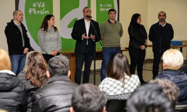 FERRARESI ENTREGO HABILITACIONES A COMERCIOS LOCALES
