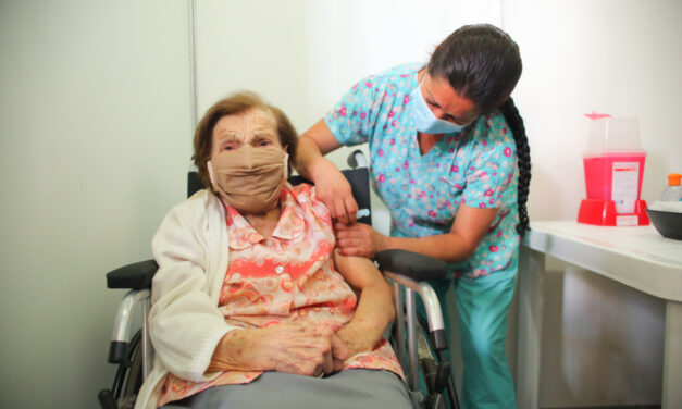 AVANZA LA VACUNACION EN ECHEVERRIA