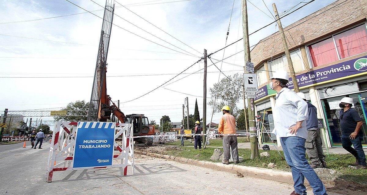 ALTE.BROWN ,ARRANCO LA CONTRUCCION DEL PASO BAJO NIVEL DE SAN MARTIN