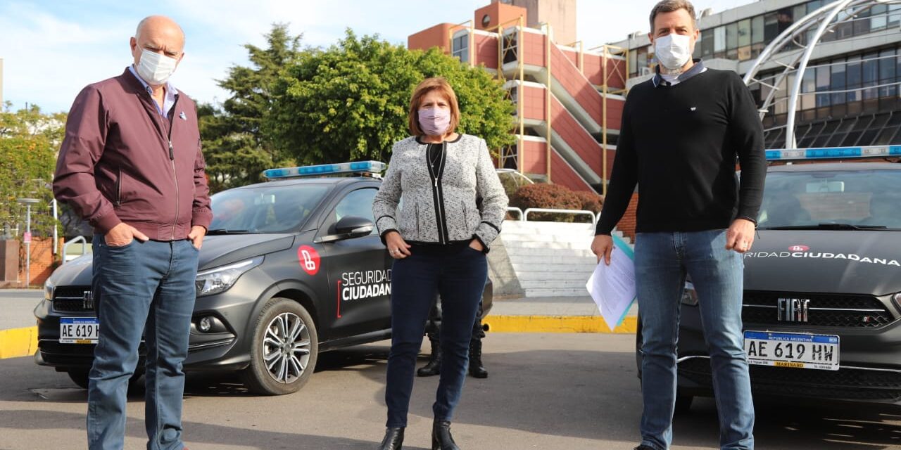 BULLRICH VISITÓ LANUS Y RESPALDÓ EL PROYECTO DE LEY PARA PENALIZAR LA RÉPLICA DE ARMAS DE FUEGO