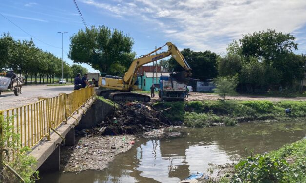 EL MUNICIPIO DE ESTEBAN ECHEVERRÍA Y ACUMAR TRABAJAN EN LA LIMPIEZA DE ARROYOS