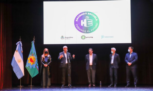 FERRARESI Y SILEONI RELANZARON «HACIENDO ESCUELA, CUIDANDO FUTURO»