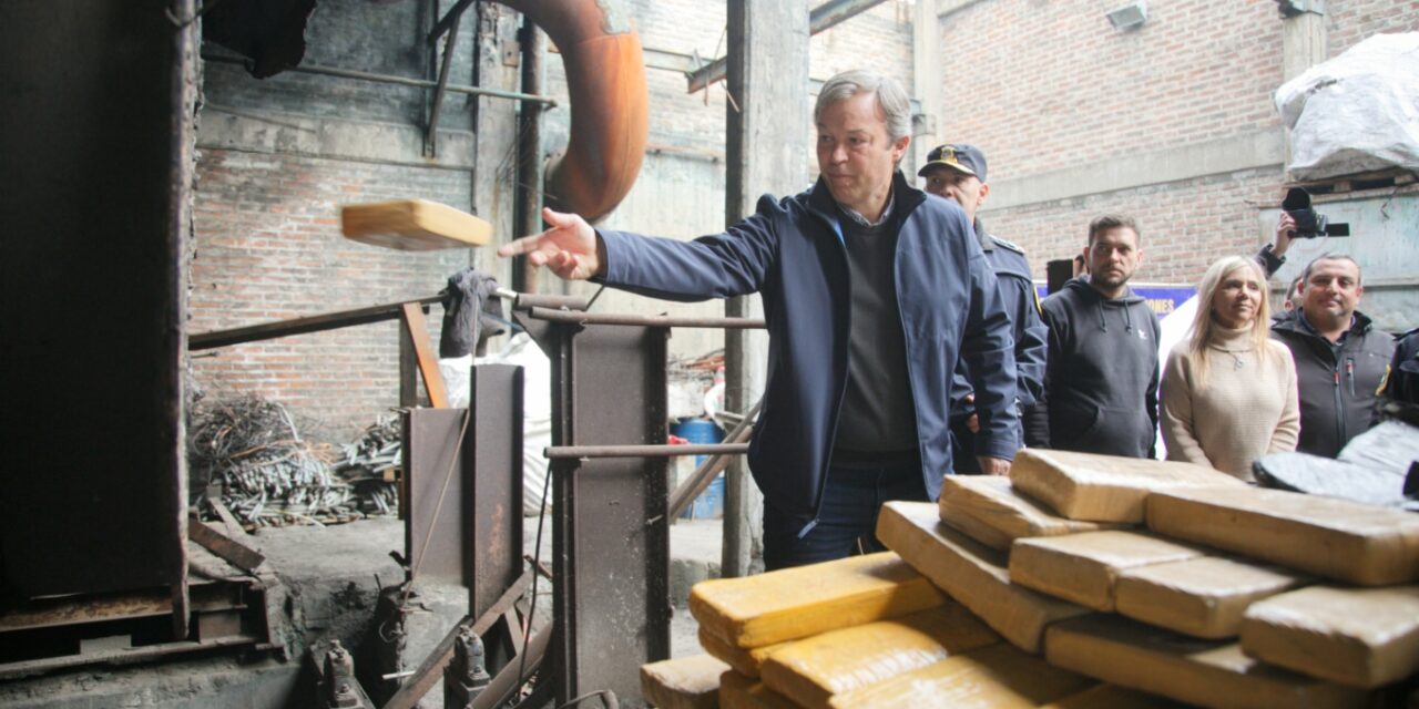 QUEMARON 6 MIL KILOS DE DROGA EN EL PARQUE INDUSTRIAL DE BURZACO