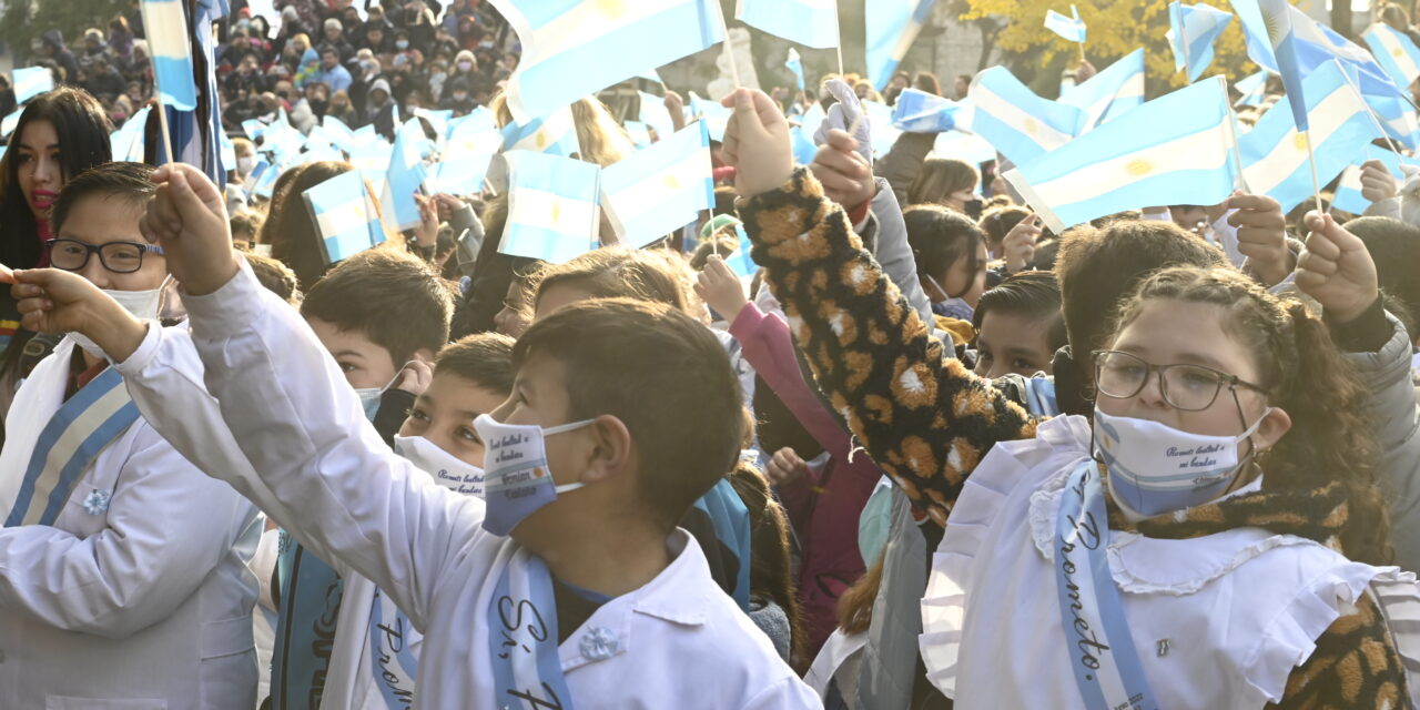 PROMESA A LA BANDERA EN ESTEBAN ECHEVERRIA
