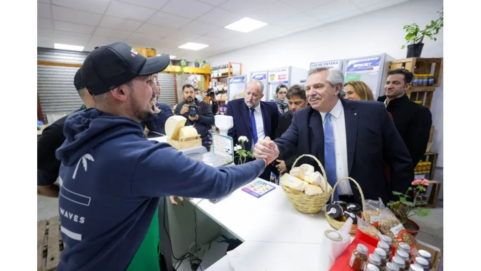 FERNANDEZ LLAMO A UNA CONVOCATORIA A EMPRESAS Y SINDICATOS PARA «ALINEAR PRECIOS»