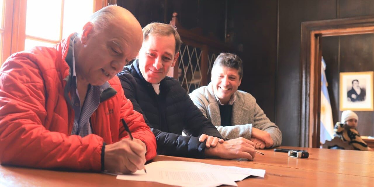 GRINDETTI Y GARRO FIRMARON CONVENIO PARA EL DESARROLLO DE MUNICIPIOS