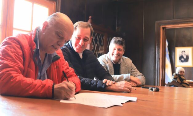 GRINDETTI Y GARRO FIRMARON CONVENIO PARA EL DESARROLLO DE MUNICIPIOS