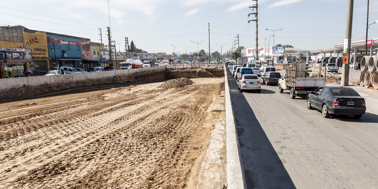 PASO A NIVEL MONTEVERDE Y LOS PINOS. COMENZO LA EXCAVACION