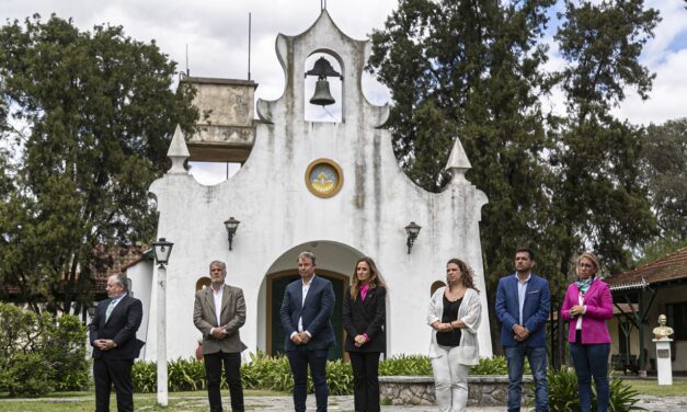 EN EL DÍA DE LA LEALTAD ANUNCIARON LA PUESTA EN VALOR DEL HOGAR EVA PERÓN DE BURZACO
