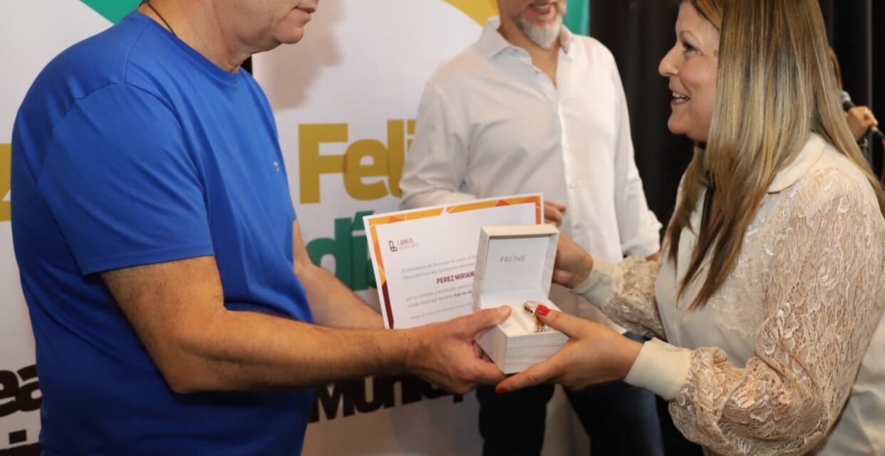 DIA DEL MUNICIPAL, RECONOCIMIENTO A  EMPLEADOS CON MAS TRAYECTORIA