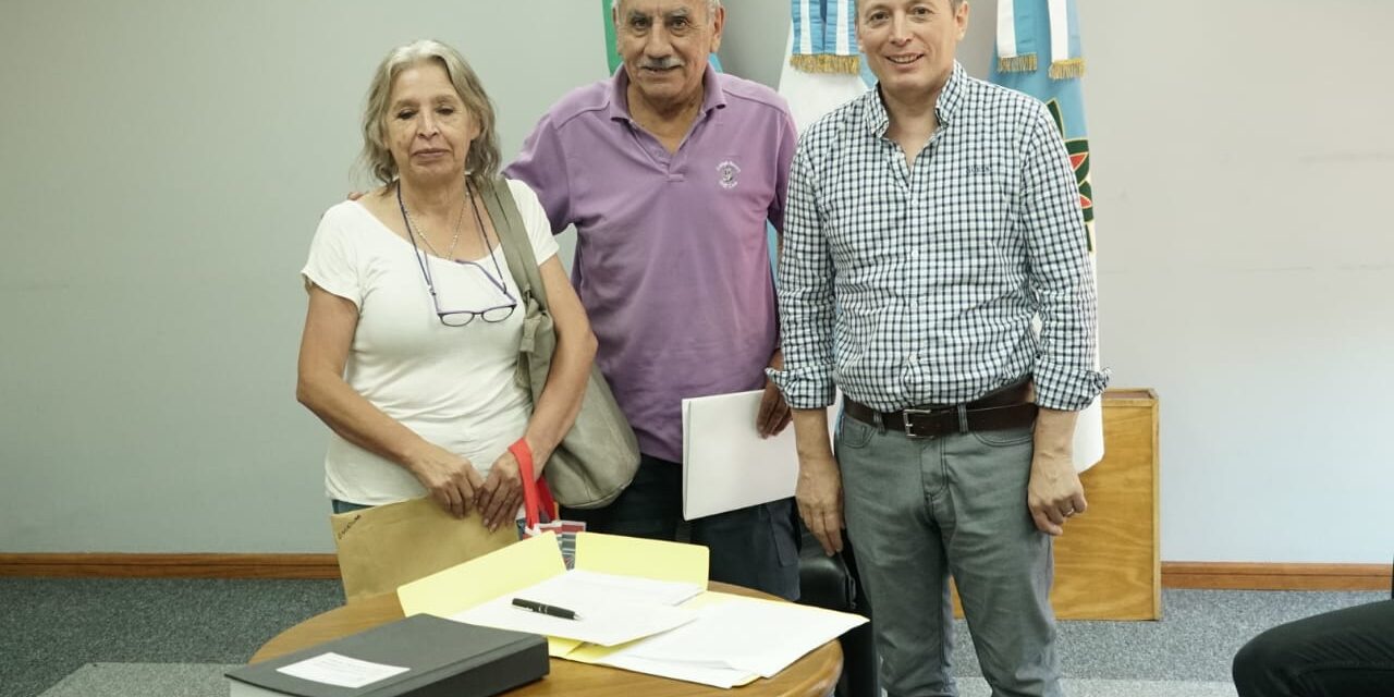 GRAY REALIZÓ LA COMPRA DE UN INMUEBLE PARA SEDE DE UNA BIBLIOTECA