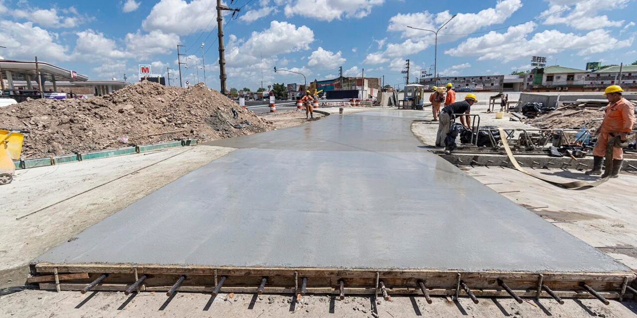 VIADUCTO DE RUTA 4 Y ROTONDA LOS PINOS: AMPLÍAN LA ROTONDA Y AVANZAN CON TRABAJOS DE PAVIMENTACIÓN