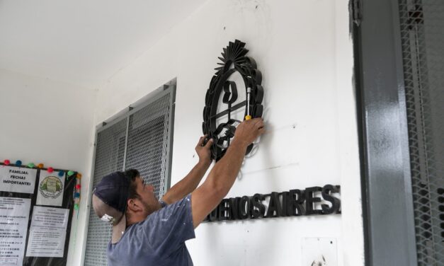 REFACCIONES EN MAS DE 100 ESCUELAS EN BROWN