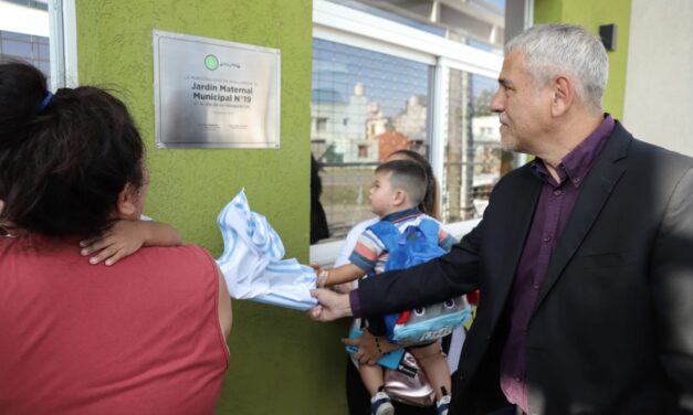 FERRARESI INAUGURO JARDIN DE INFANTES  EN AVELLANEDA
