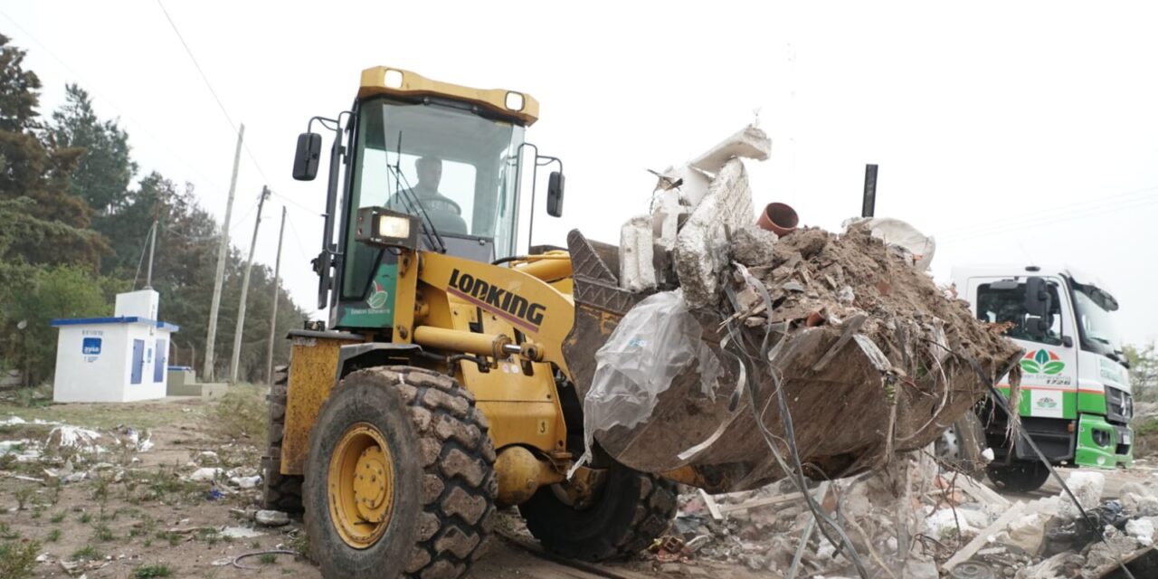 EL MUNICIPIO ERRADICA  UN BASURAL EN CANNING