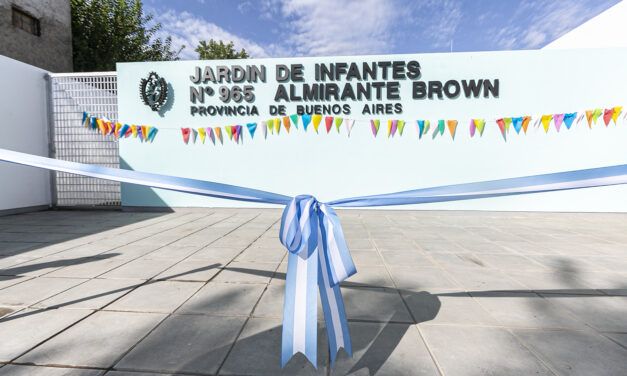 BROWN SUMA DOS NUEVOS JARDINES DE INFANTES