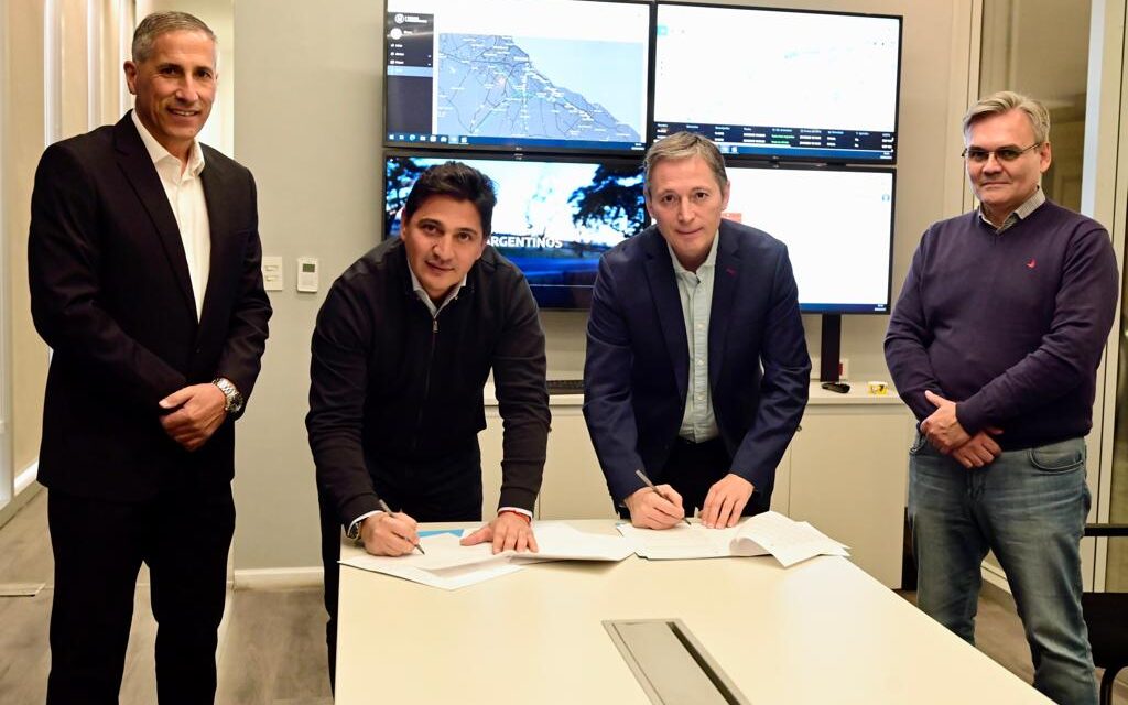 GRAY Y  MARINUCCI FIRMARON UN CONVENIO PARA MEJORAR LA SEGURIDAD EN LAS ESTACIONES DE TREN