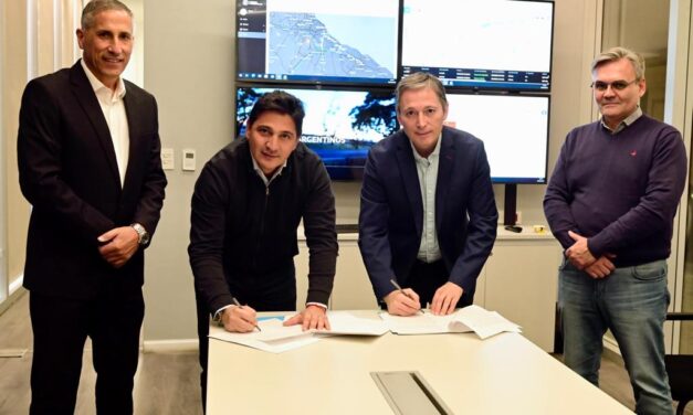 GRAY Y  MARINUCCI FIRMARON UN CONVENIO PARA MEJORAR LA SEGURIDAD EN LAS ESTACIONES DE TREN